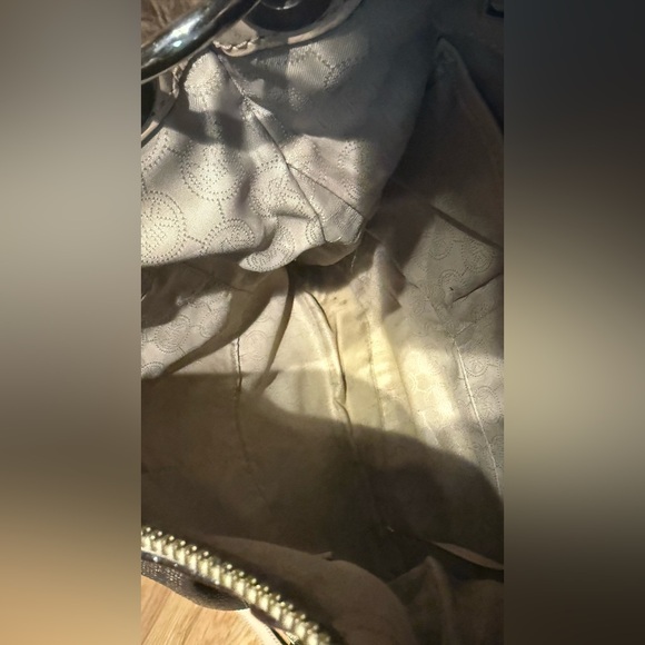 Michael Kors purse with handle and shoulder strap - Picture 12 of 12